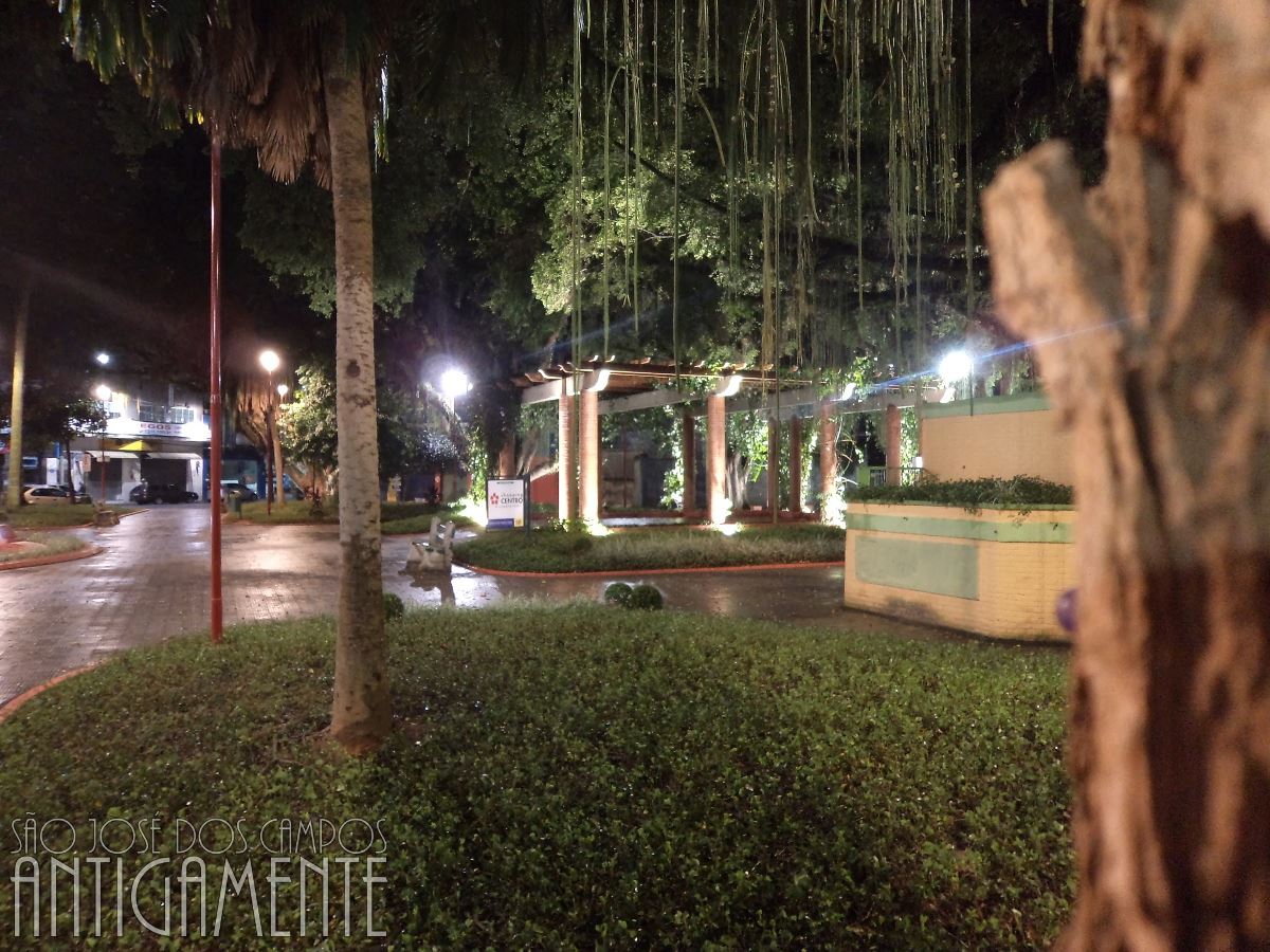 A praça é do povo, como o céu é do Condor